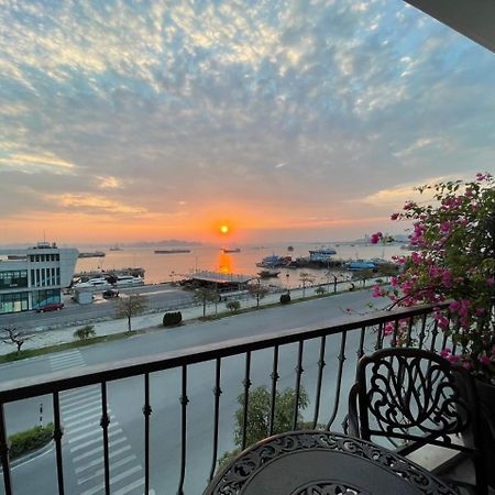 The Confetti Hotel Hạ Long Extérieur photo