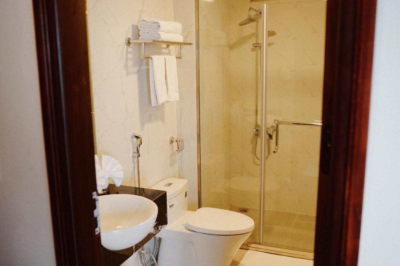 The Confetti Hotel Hạ Long Extérieur photo